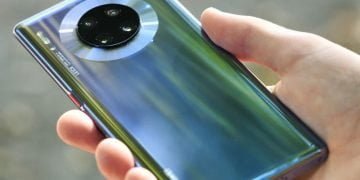 Google warns users against sideloading its apps on Huawei devices