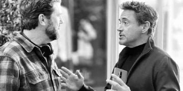 OnePlus 8 Pro appears in the hands of Robert Downey Jr - Gizchina.com